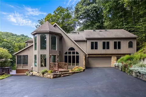 207 Youngstown Ridge Rd, Ligonier, PA 15658
