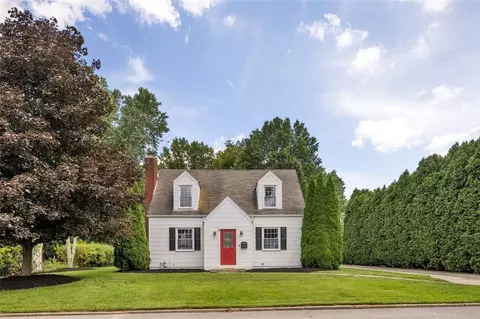 216 Pennsylvania Ave, Zelienople, PA 16063