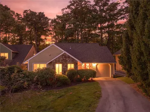 1752 Greenfield Dr, Hidden Valley, PA 15502