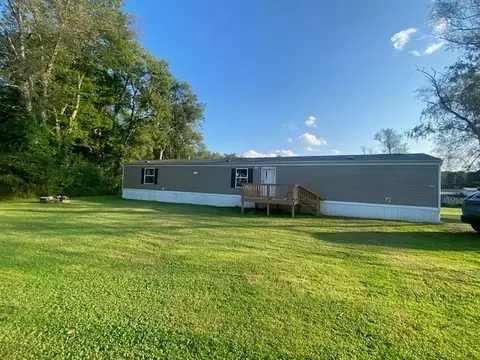 525 N Liberty Rd #17, Grove City, PA 16127
