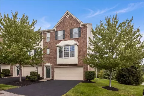 117 Maple Ridge Ct, Canonsburg, PA 15317