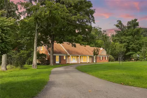 124 Hermitage Cir, Ligonier, PA 15658