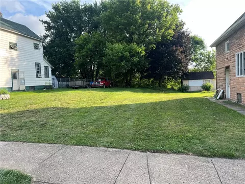 1230 Randolph St, New Castle, PA 16101