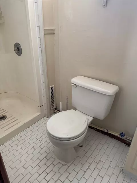Bath - 500 Painter St, Everson, PA 15631 photo 1 of 2