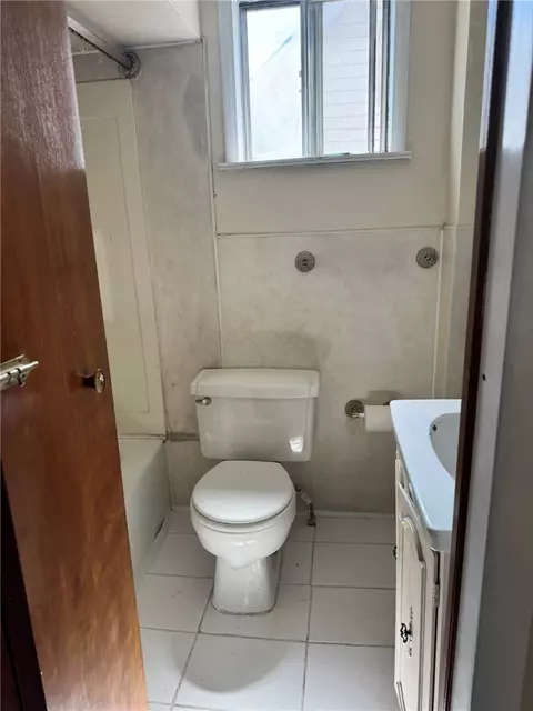 Bath - 500 Painter St, Everson, PA 15631 photo 2 of 2