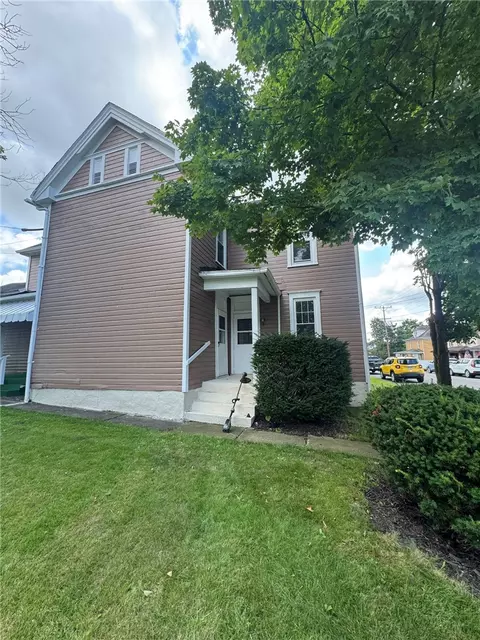 500 Painter St, Everson, PA 15631