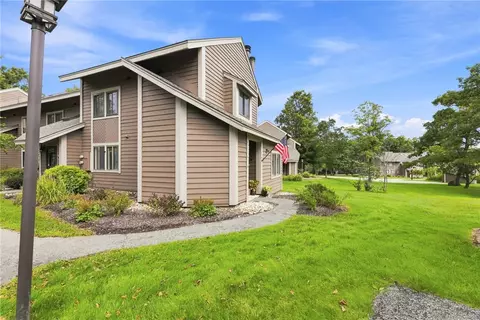 1120 Veech Ln, Hidden Valley, PA 15502