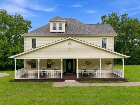 866 Crucible Rd, Rices Landing Boro, PA 15325