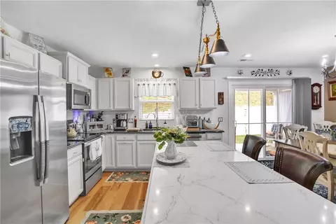 Kitchen - 153 Olivia Dr, Monaca, PA 15061 photo 2 of 4