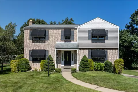 3425 Aloha Dr, New Kensington, PA 15068