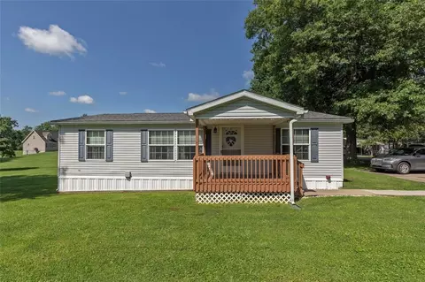 5 River Ave, Connellsville, PA 15425