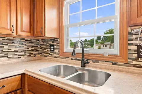 Kitchen - 11479 Drop Rd, Irwin, PA 15642 photo 2 of 3
