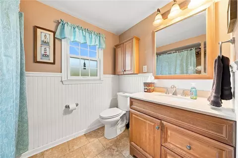 Bath - 11479 Drop Rd, Irwin, PA 15642 photo 3 of 3