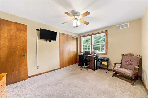 Bedroom - 11479 Drop Rd, Irwin, PA 15642 photo 5 of 6