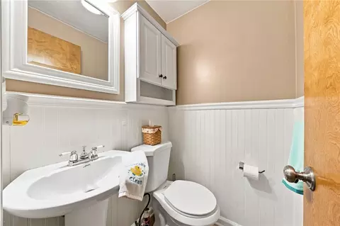 Bath - 11479 Drop Rd, Irwin, PA 15642 photo 1 of 3