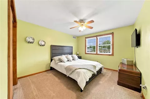Bedroom - 11479 Drop Rd, Irwin, PA 15642 photo 3 of 6