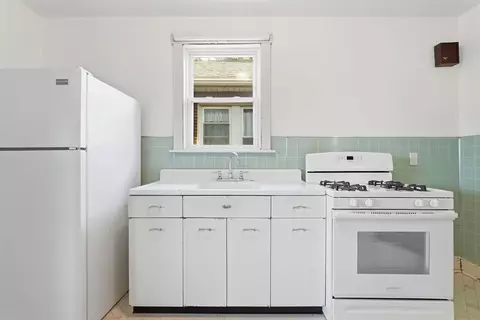 Kitchen - 1611 Aurelius St, Pittsburgh, PA 15218 photo 3 of 5
