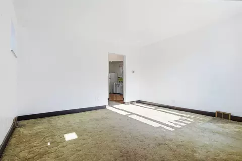 Living - 1611 Aurelius St, Pittsburgh, PA 15218 photo 4 of 4