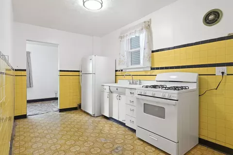 Kitchen - 1611 Aurelius St, Pittsburgh, PA 15218 photo 5 of 5