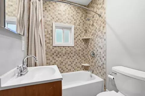 Bath - 1611 Aurelius St, Pittsburgh, PA 15218 photo 1 of 1