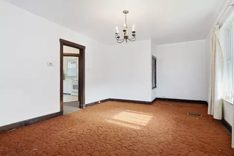 Living - 1611 Aurelius St, Pittsburgh, PA 15218 photo 3 of 4
