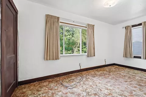 Bedroom - 1611 Aurelius St, Pittsburgh, PA 15218 photo 3 of 4