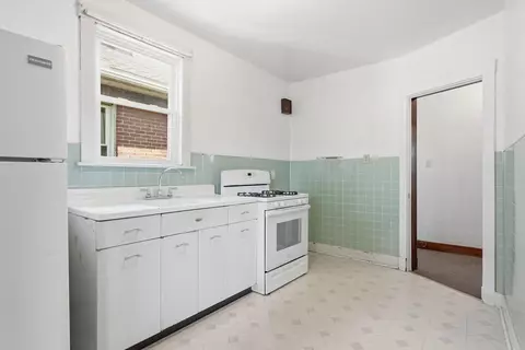 Kitchen - 1611 Aurelius St, Pittsburgh, PA 15218 photo 2 of 5