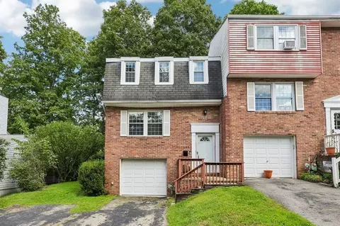 446 Hunting Crk, Canonsburg, PA 15317