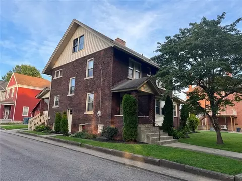 411 10th Ave, New Brighton, PA 15066