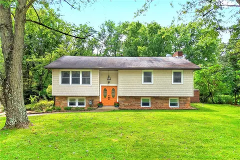 7815 Noblestown Rd, Mcdonald, PA 15057