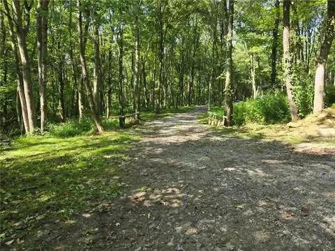 116 Hickory Rd, Petrolia, PA 16050