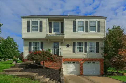 2017 S Trillium Dr, Aliquippa, PA 15001