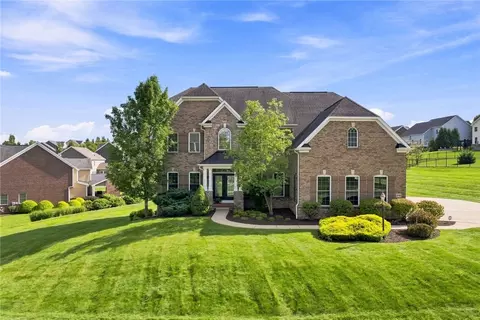 218 Pine Crest Ct, Gibsonia, PA 15044