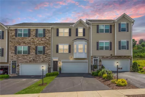 662 Freedom Dr, Carnegie, PA 15106