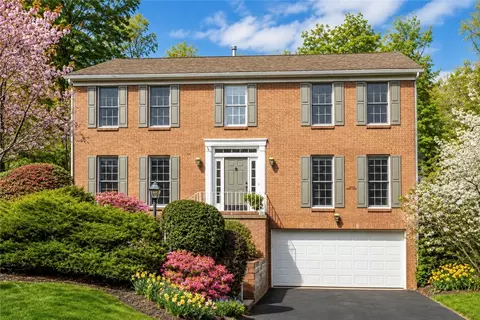 208 Timberlake Dr, Venetia, PA 15367