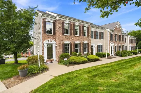 92 Castle View Dr, Mckees Rocks, PA 15136