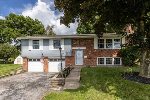 216 Oak Heights Dr, Oakdale, PA 15071
