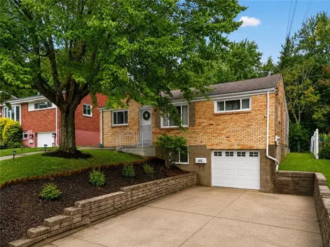 612 Charlotte Dr, Pittsburgh, PA 15236
