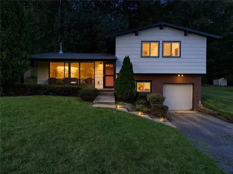 2878 Old Plank Rd, New Castle, PA 16105