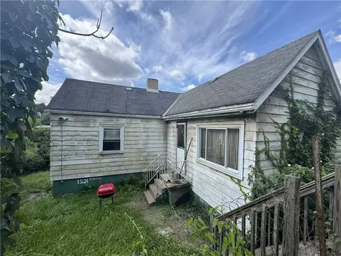 1521 Brinton Ave, Braddock, PA 15104 photo 5