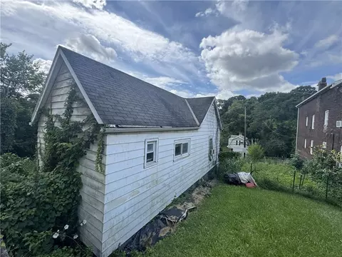 1521 Brinton Ave, Braddock, PA 15104 photo 6
