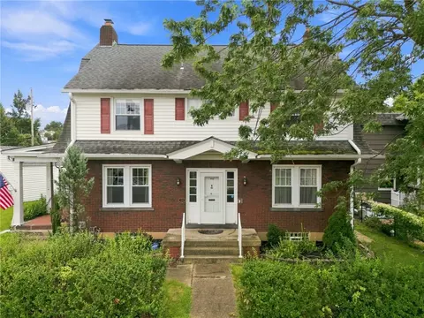 410 Margaret St, Jeannette, PA 15644