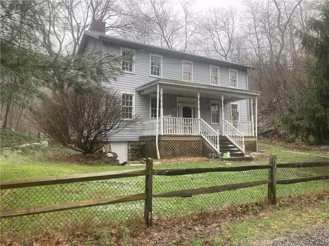 2524 Camp Meeting Rd, Sewickley, PA 15143