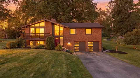 1216 Applewood Dr, Gibsonia, PA 15044