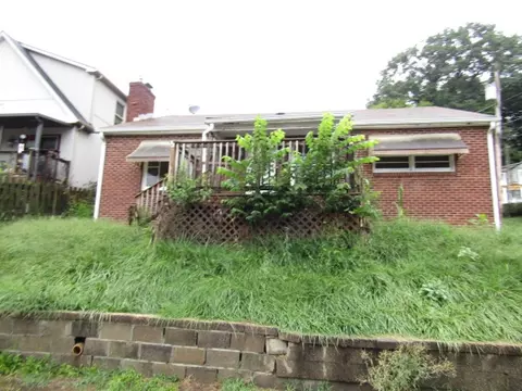 1015 6th Ave, Brackenridge, PA 15014