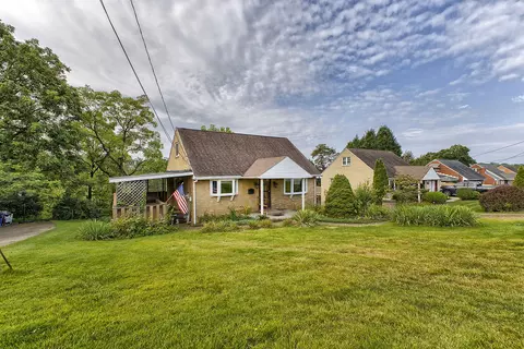 2040 Thomas, White Oak, PA 15131