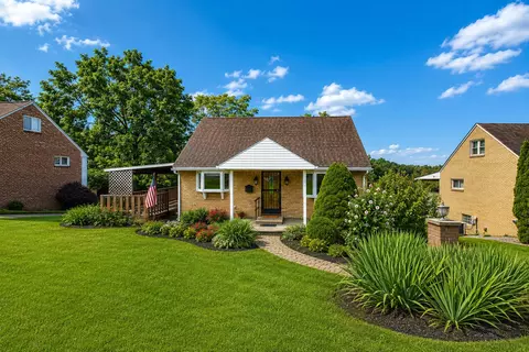 2040 Thomas, North Huntingdon, PA 15642