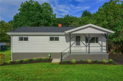 227 Country Club Rd, Washington, PA 15301