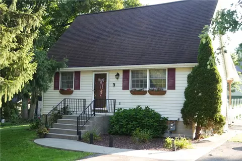 743 Spring St, Harmony, PA 16037