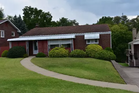 706 Lechner Ln, Pittsburgh, PA 15227